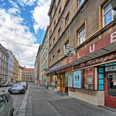 Apartment Lublanska 48 Praha Bagian luar foto