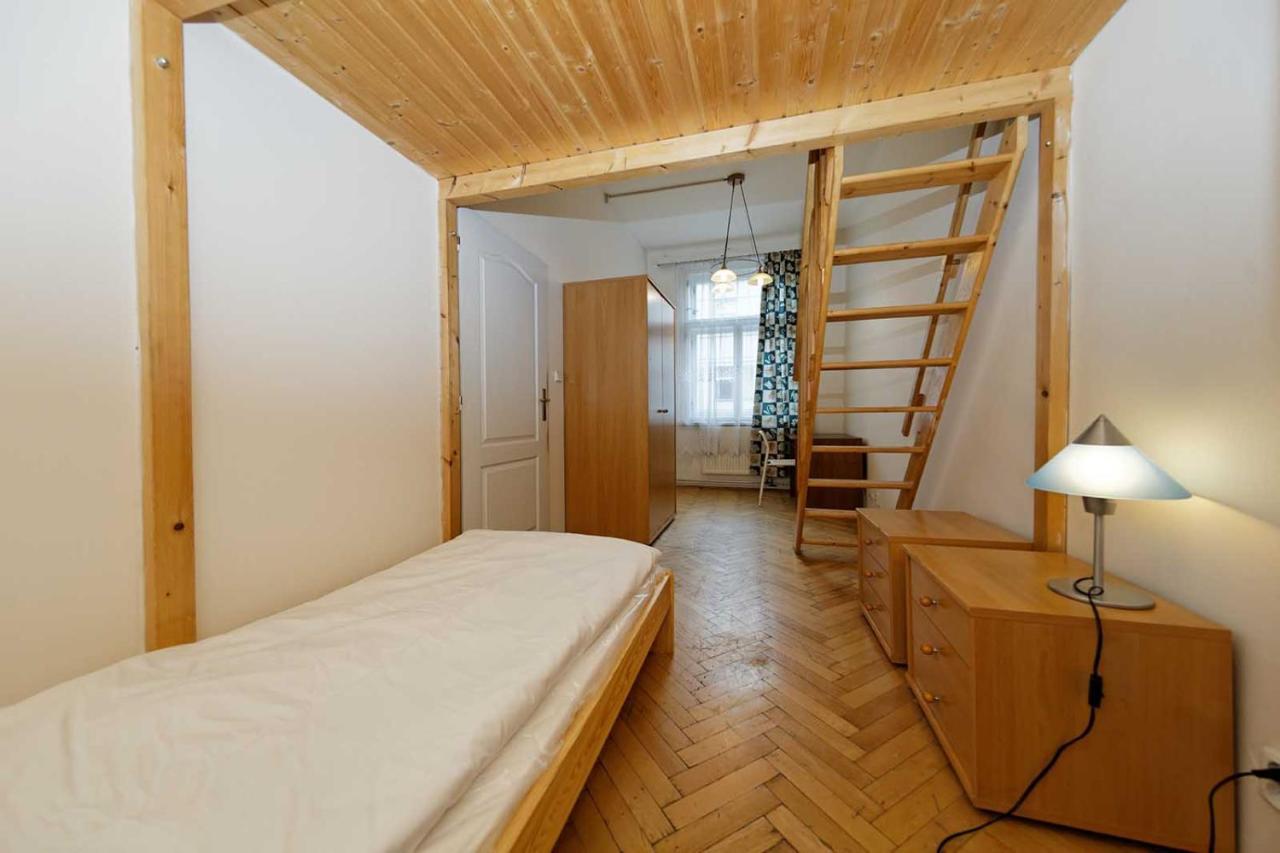 Apartment Lublanska 48 Praha Bagian luar foto