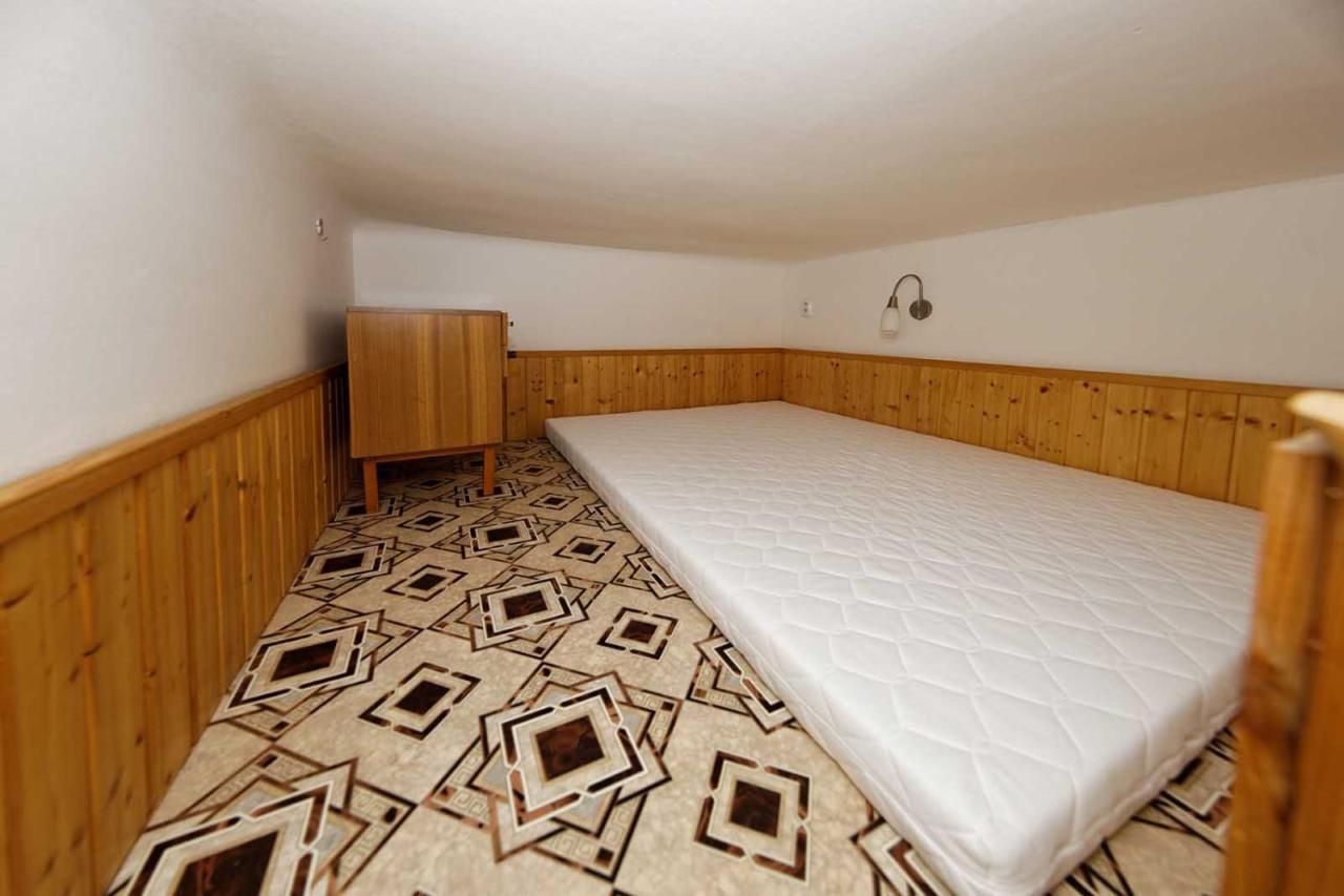 Apartment Lublanska 48 Praha Bagian luar foto