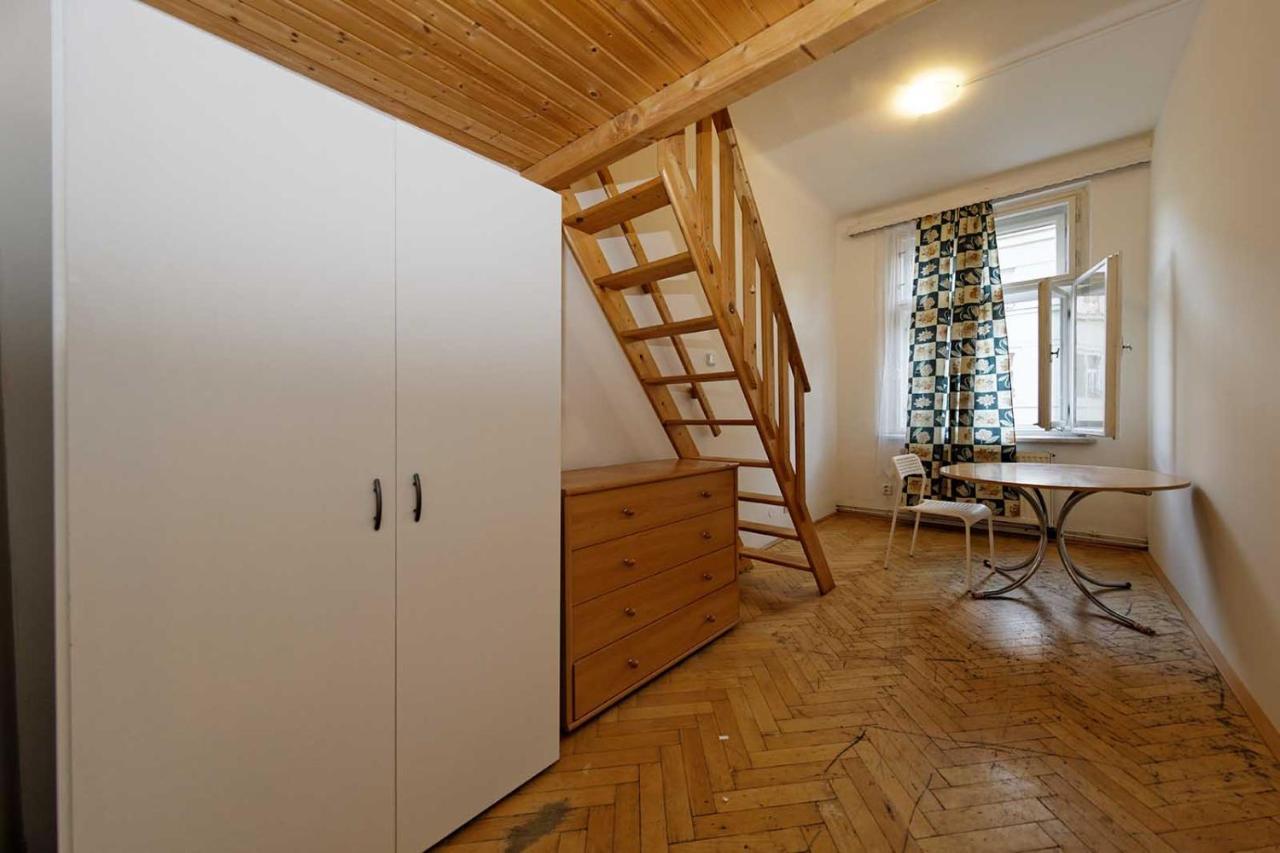 Apartment Lublanska 48 Praha Bagian luar foto