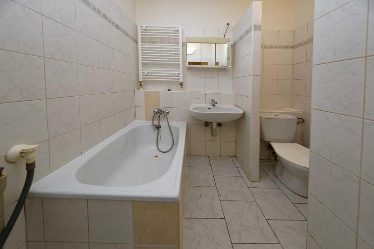 Apartment Lublanska 48 Praha Bagian luar foto
