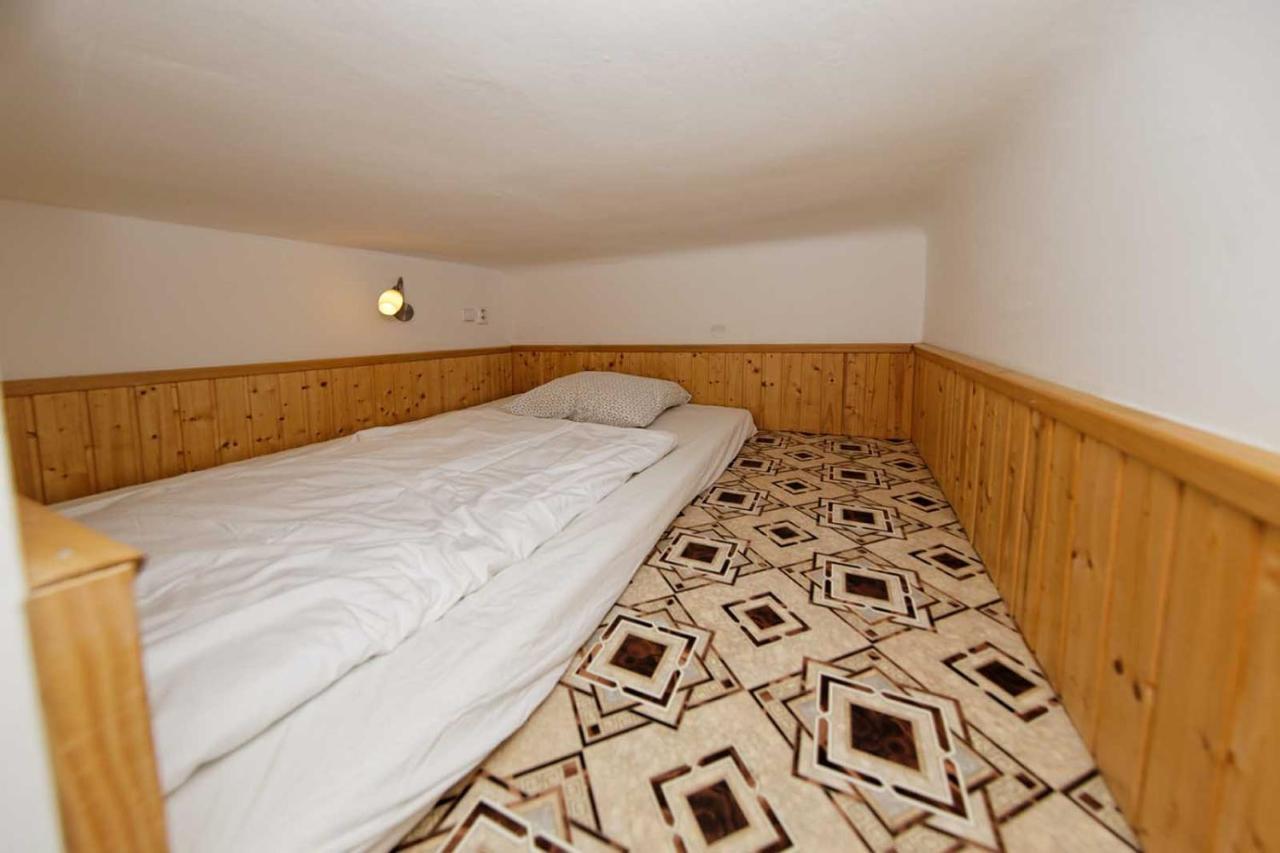 Apartment Lublanska 48 Praha Bagian luar foto