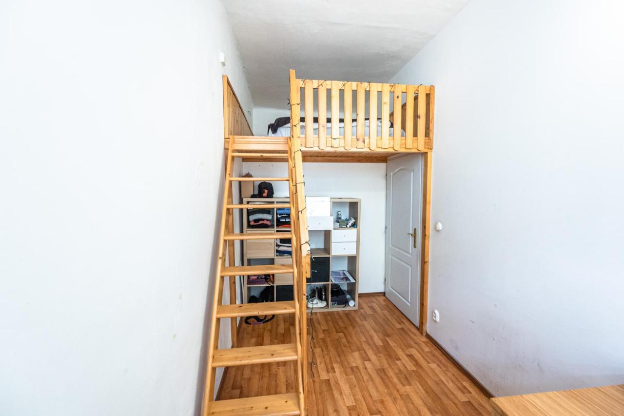 Apartment Lublanska 48 Praha Bagian luar foto