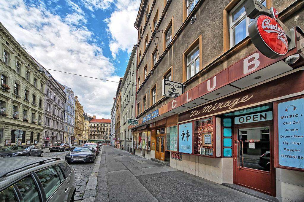 Apartment Lublanska 48 Praha Bagian luar foto