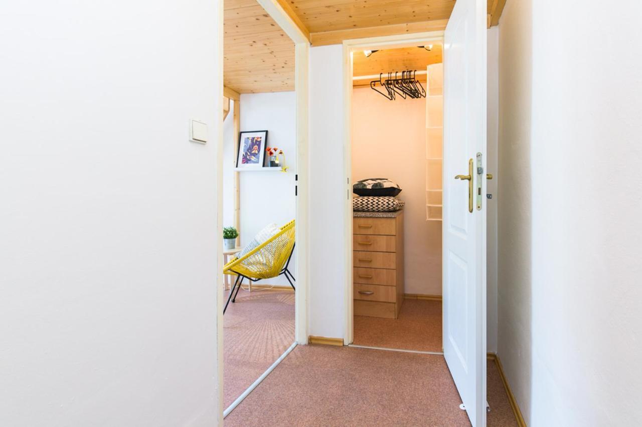 Apartment Lublanska 48 Praha Bagian luar foto